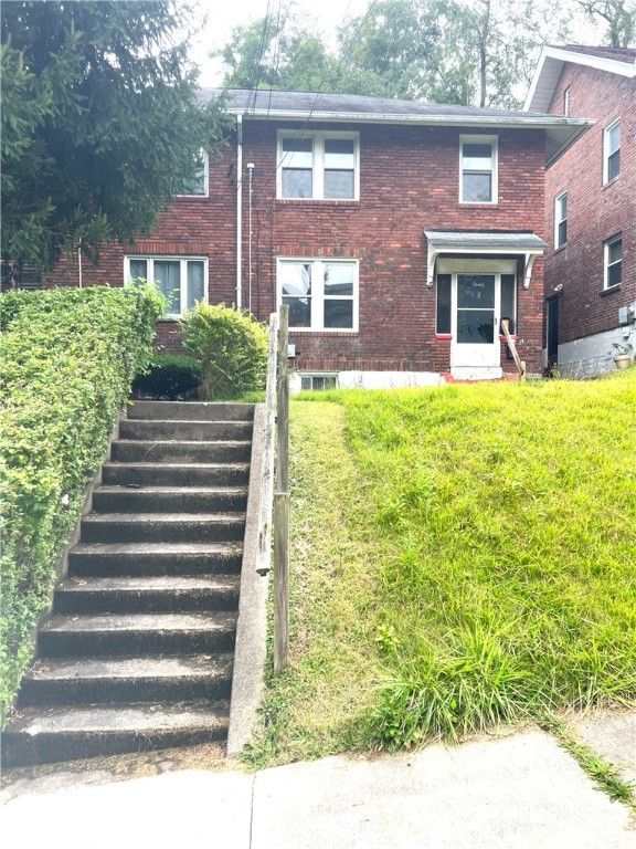 231 Connecticut Ave, Clairton, PA 15025