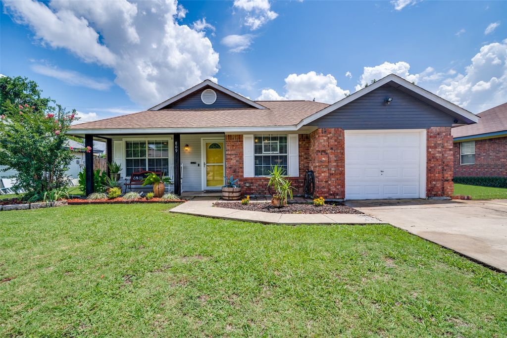 809 Brookhaven Drive, Royse City, TX 75189