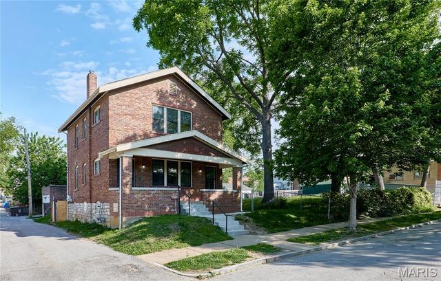 5021 Ray Avenue, St Louis, MO 63116