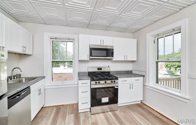 5021 Ray Avenue, St Louis, MO 63116
