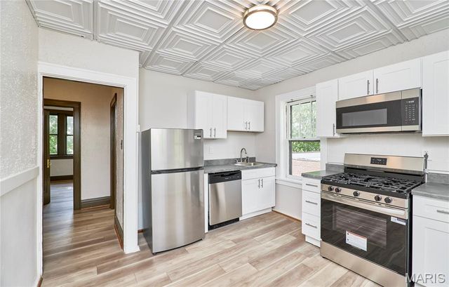 5021 Ray Avenue, St Louis, MO 63116