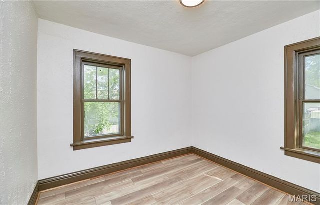 5021 Ray Avenue, St Louis, MO 63116