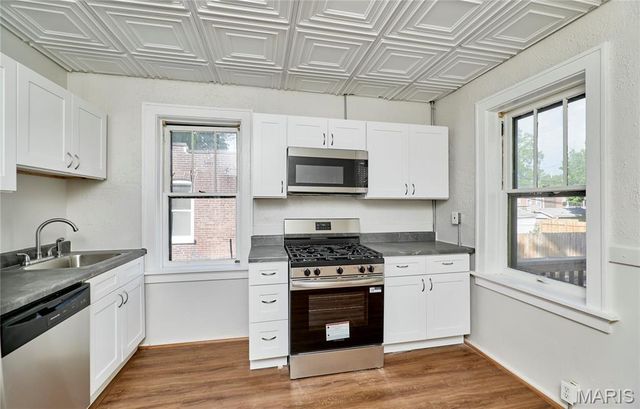 5021 Ray Avenue, St Louis, MO 63116