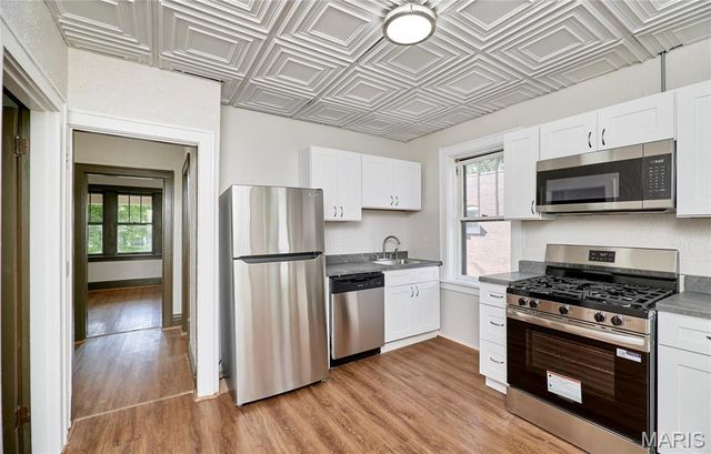 5021 Ray Avenue, St Louis, MO 63116