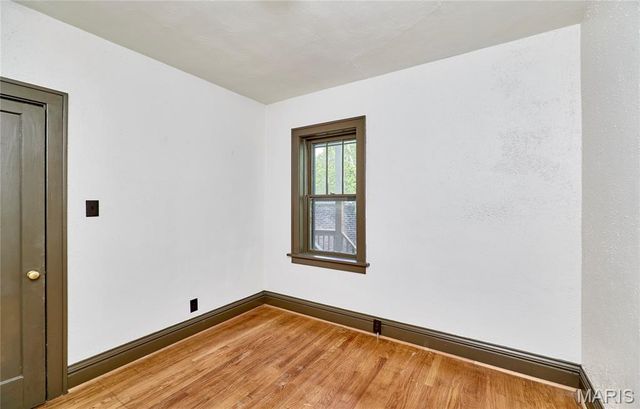 5021 Ray Avenue, St Louis, MO 63116