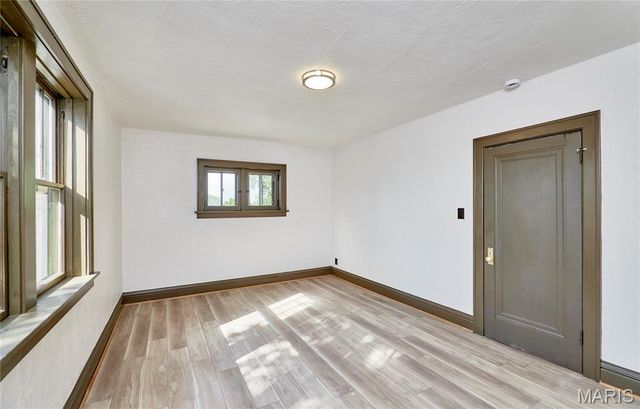 5021 Ray Avenue, St Louis, MO 63116