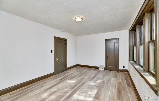 5021 Ray Avenue, St Louis, MO 63116