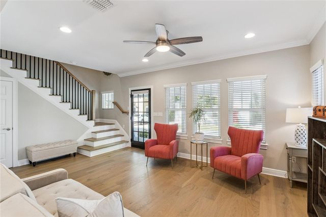 210 HIBISCUS COURT, Orlando, FL 32801