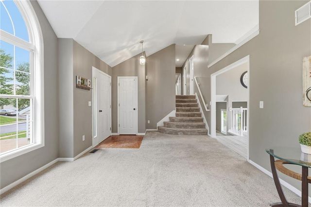 10416 NW 87th Street, Kansas City, MO 64153