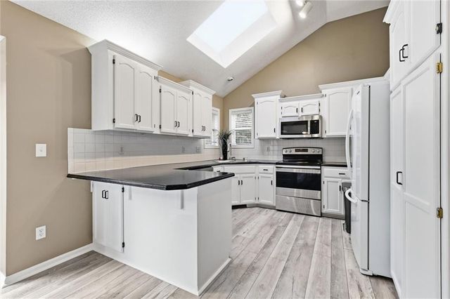 10416 NW 87th Street, Kansas City, MO 64153