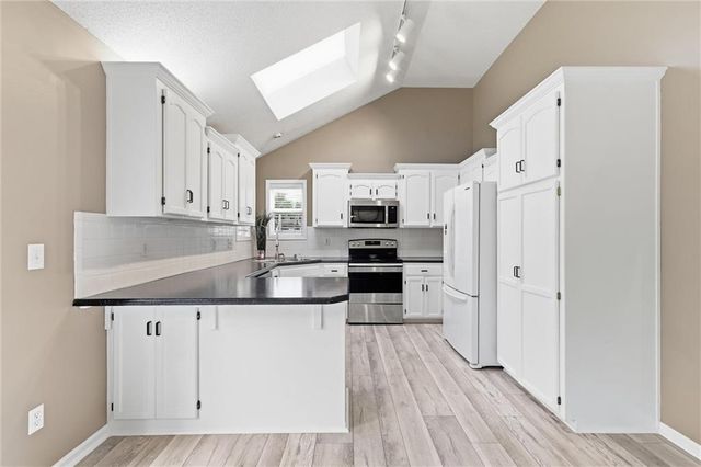 10416 NW 87th Street, Kansas City, MO 64153