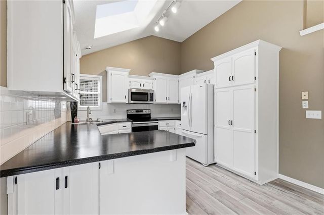 10416 NW 87th Street, Kansas City, MO 64153