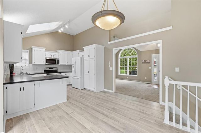 10416 NW 87th Street, Kansas City, MO 64153