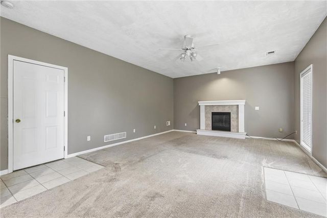 10416 NW 87th Street, Kansas City, MO 64153