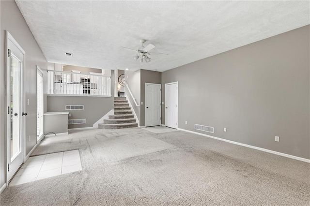 10416 NW 87th Street, Kansas City, MO 64153