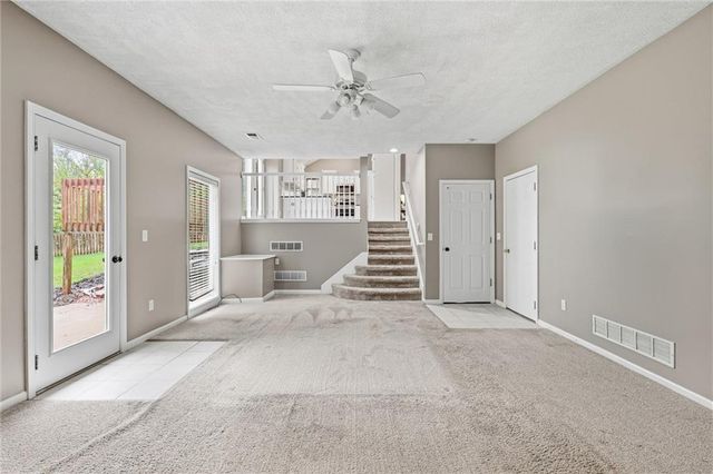 10416 NW 87th Street, Kansas City, MO 64153