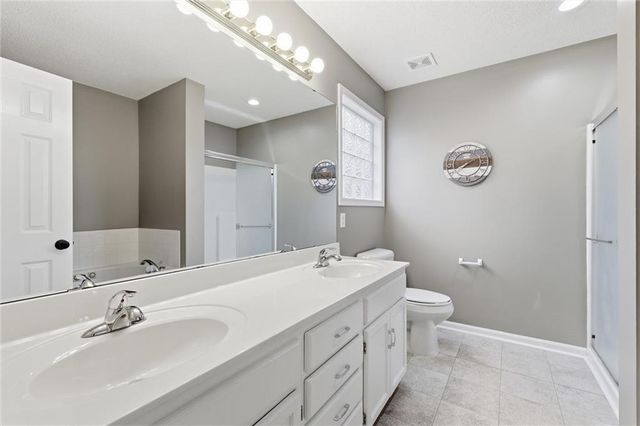 10416 NW 87th Street, Kansas City, MO 64153