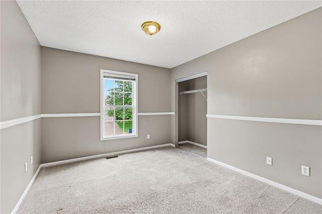 10416 NW 87th Street, Kansas City, MO 64153