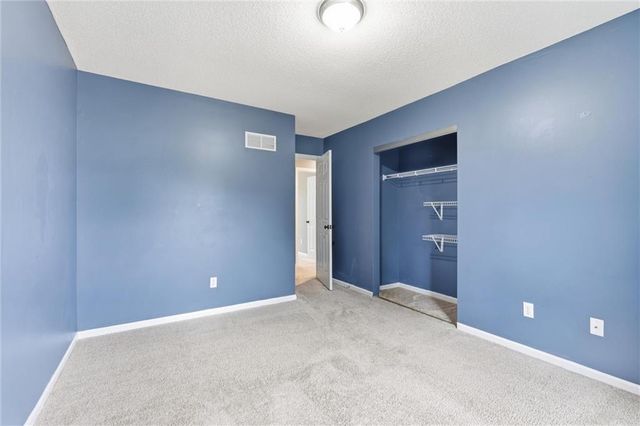 10416 NW 87th Street, Kansas City, MO 64153