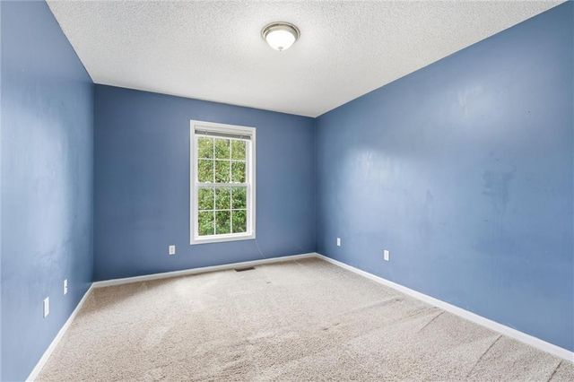 10416 NW 87th Street, Kansas City, MO 64153