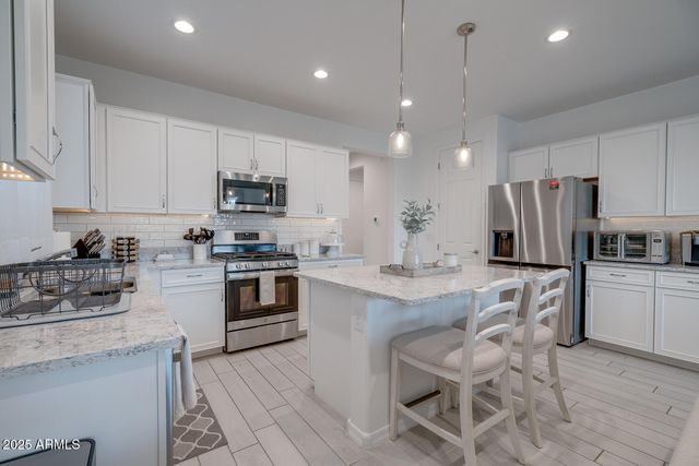 40520 W HALEY Drive, Maricopa, AZ 85138