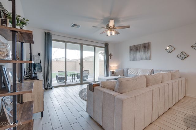 40520 W HALEY Drive, Maricopa, AZ 85138