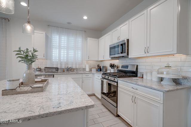 40520 W HALEY Drive, Maricopa, AZ 85138