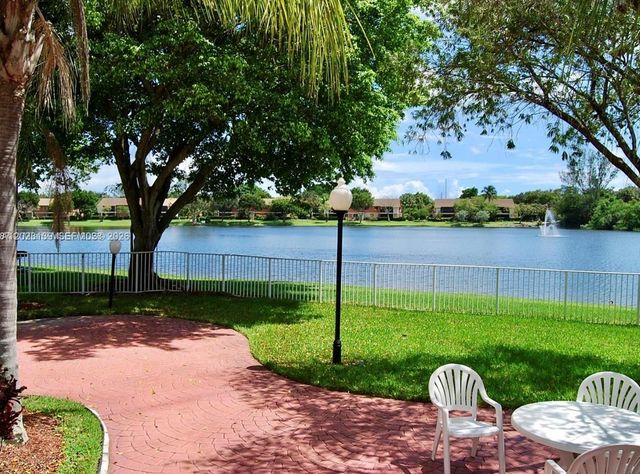 2880 N Oakland Forest Dr 103, Oakland Park, FL 33309