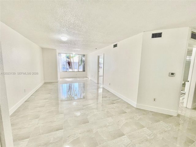 2880 N Oakland Forest Dr 103, Oakland Park, FL 33309