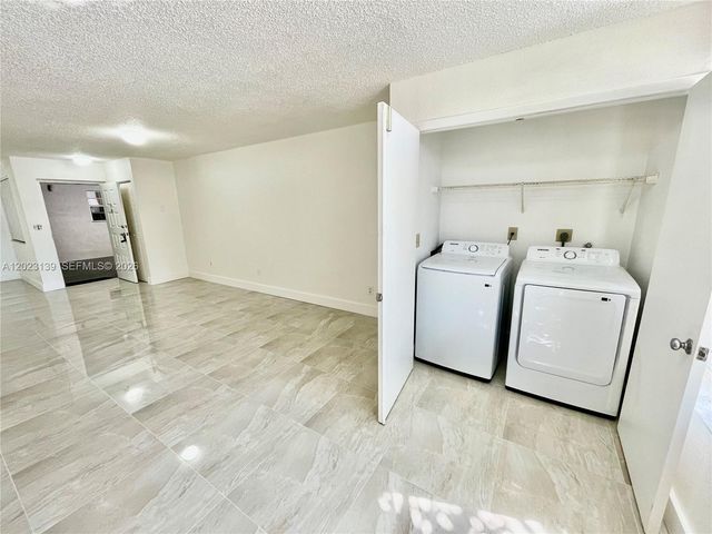2880 N Oakland Forest Dr 103, Oakland Park, FL 33309