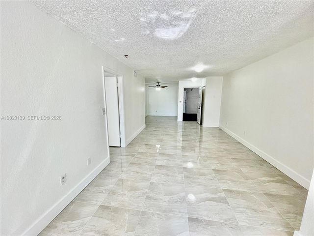 2880 N Oakland Forest Dr 103, Oakland Park, FL 33309