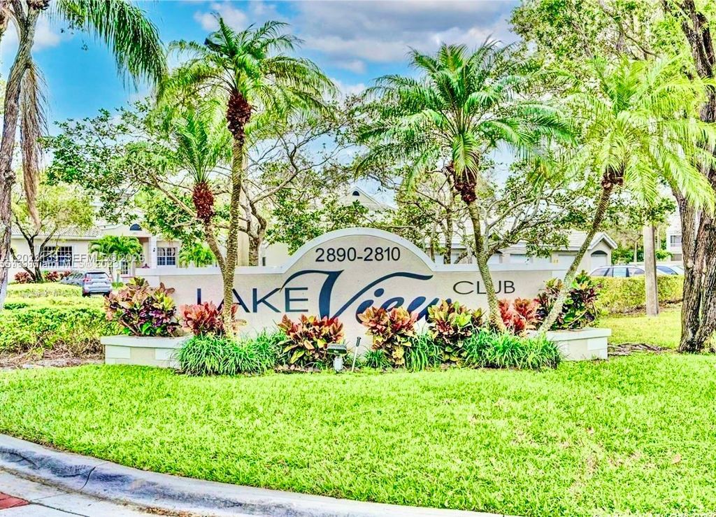 2880 N Oakland Forest Dr 103, Oakland Park, FL 33309