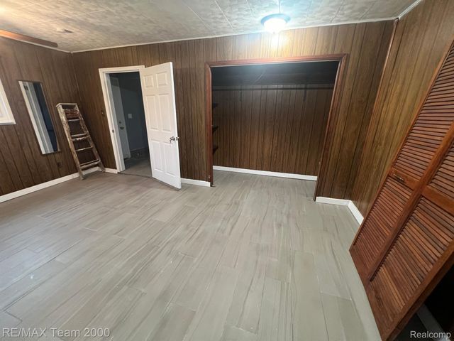 6365 HELEN Street, Garden City, MI 48135