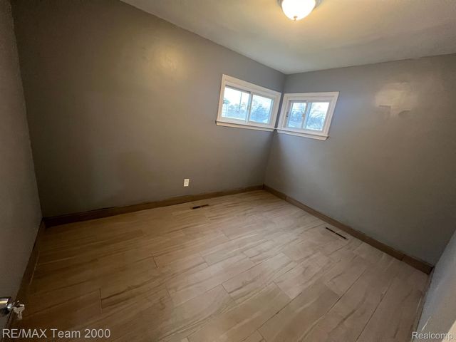 6365 HELEN Street, Garden City, MI 48135