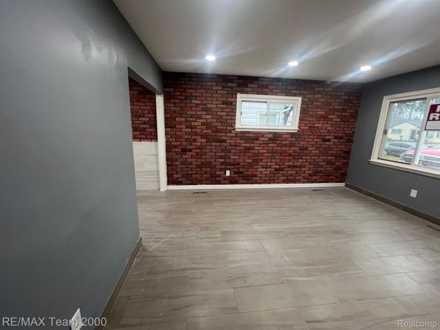 6365 HELEN Street, Garden City, MI 48135