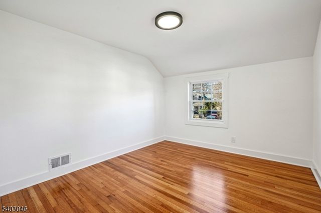 33 Springbrook Rd, Springfield Twp., NJ 07081