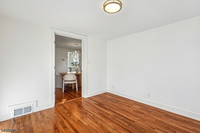 33 Springbrook Rd, Springfield Twp., NJ 07081