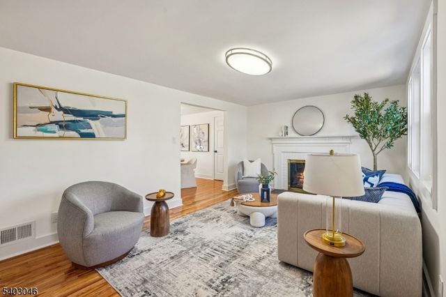 33 Springbrook Rd, Springfield Twp., NJ 07081