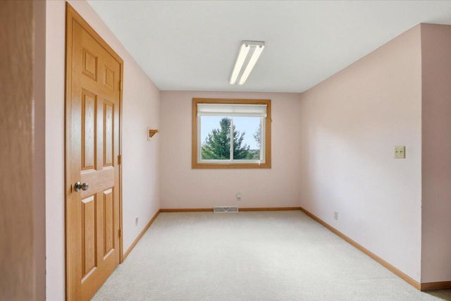 S83W23145 Artesian AVENUE, Big Bend, WI 53103