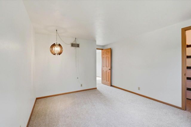 S83W23145 Artesian AVENUE, Big Bend, WI 53103