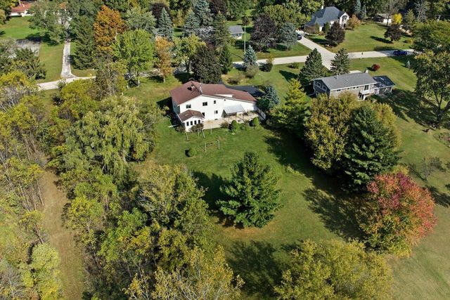 S83W23145 Artesian AVENUE, Big Bend, WI 53103