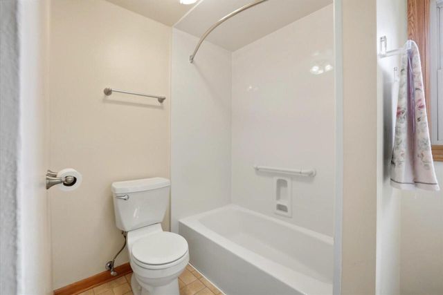 S83W23145 Artesian AVENUE, Big Bend, WI 53103