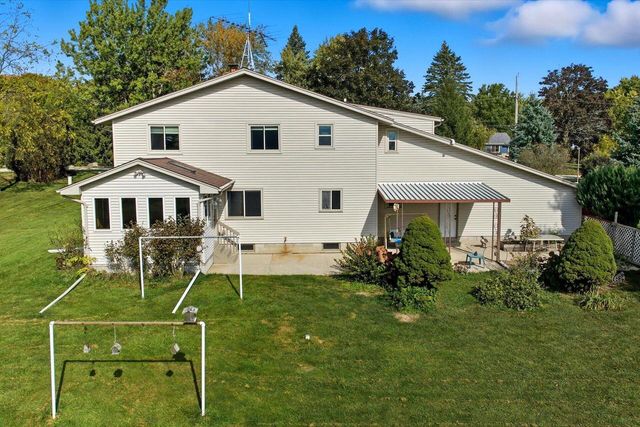 S83W23145 Artesian AVENUE, Big Bend, WI 53103