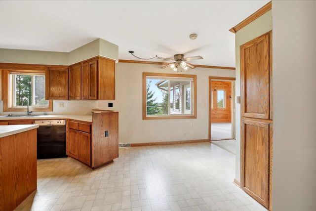 S83W23145 Artesian AVENUE, Big Bend, WI 53103