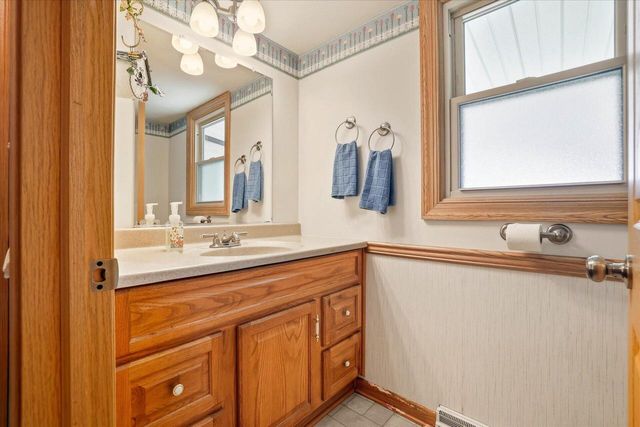 S83W23145 Artesian AVENUE, Big Bend, WI 53103