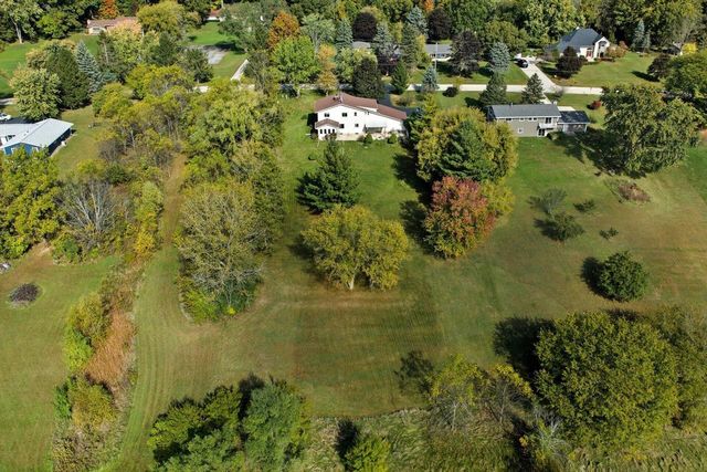 S83W23145 Artesian AVENUE, Big Bend, WI 53103