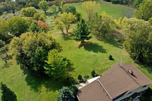 S83W23145 Artesian AVENUE, Big Bend, WI 53103