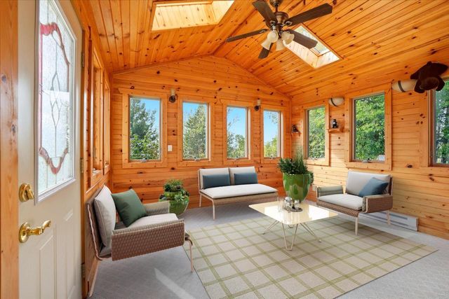 S83W23145 Artesian AVENUE, Big Bend, WI 53103