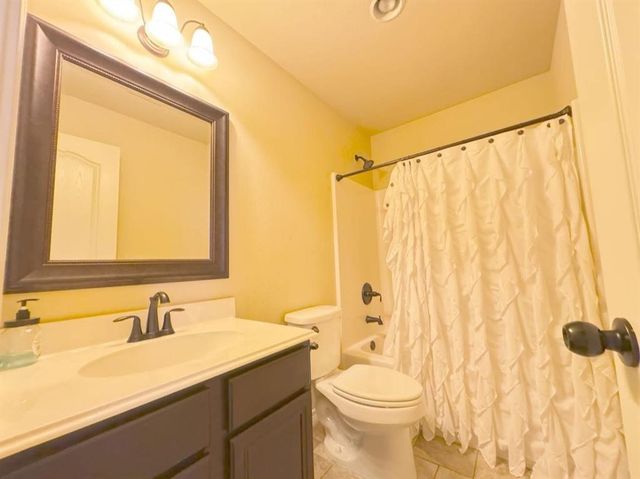 5220 Springwood Loop, Lumberton, TX 77657