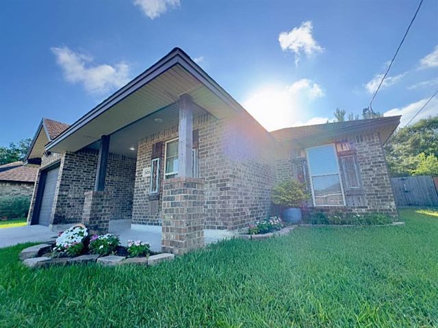 5220 Springwood Loop, Lumberton, TX 77657